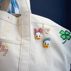 Disney 3D Character Pin - Daisy Duck